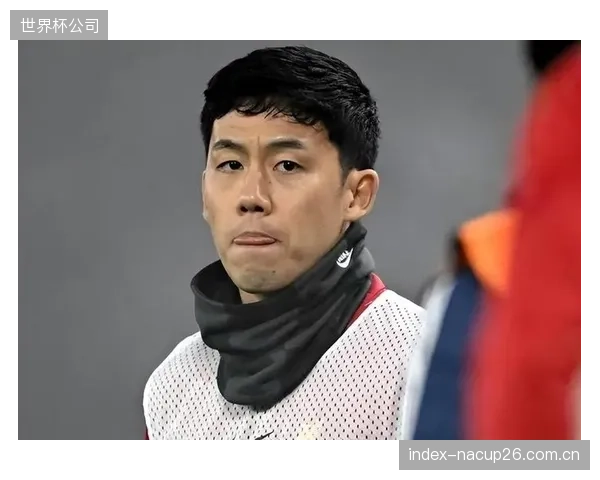 远藤航面临俱乐部与国家队角色差异,如何调整状态对日本队至关重要。 远藤航面临俱乐部与国家队角色差异,如何调整状态对日本队至关重要。